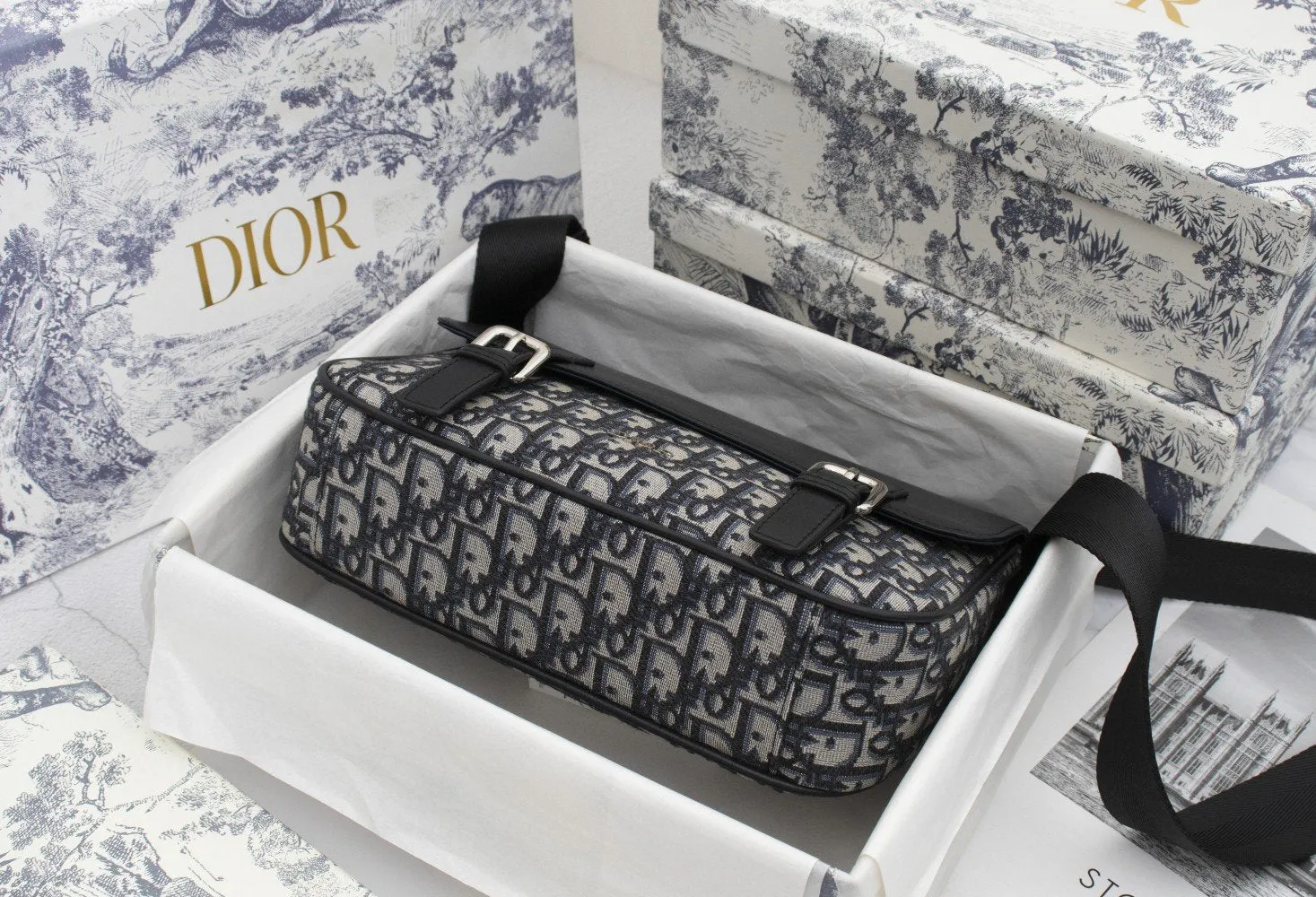 Designer Handbags DR 095