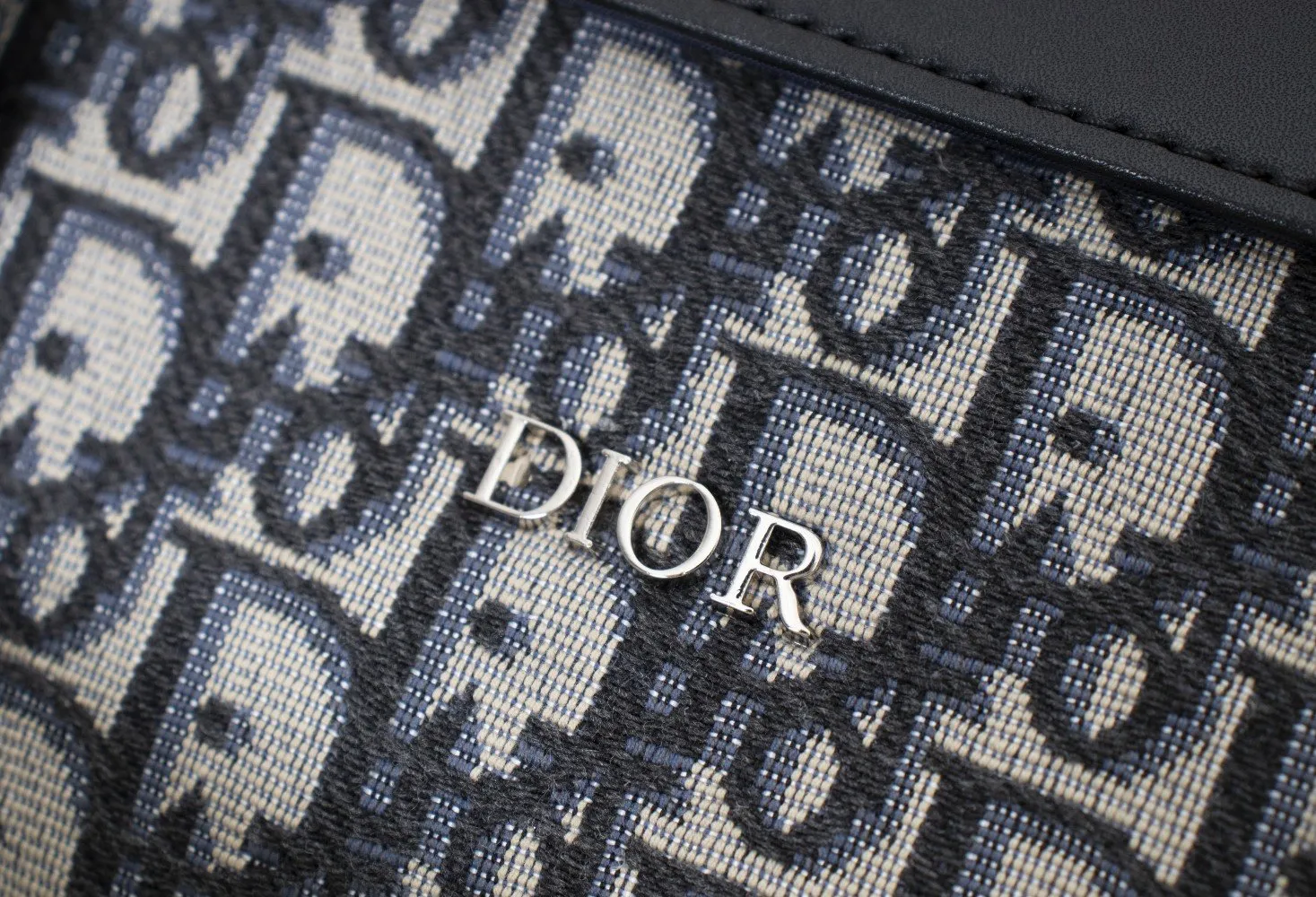 Designer Handbags DR 095