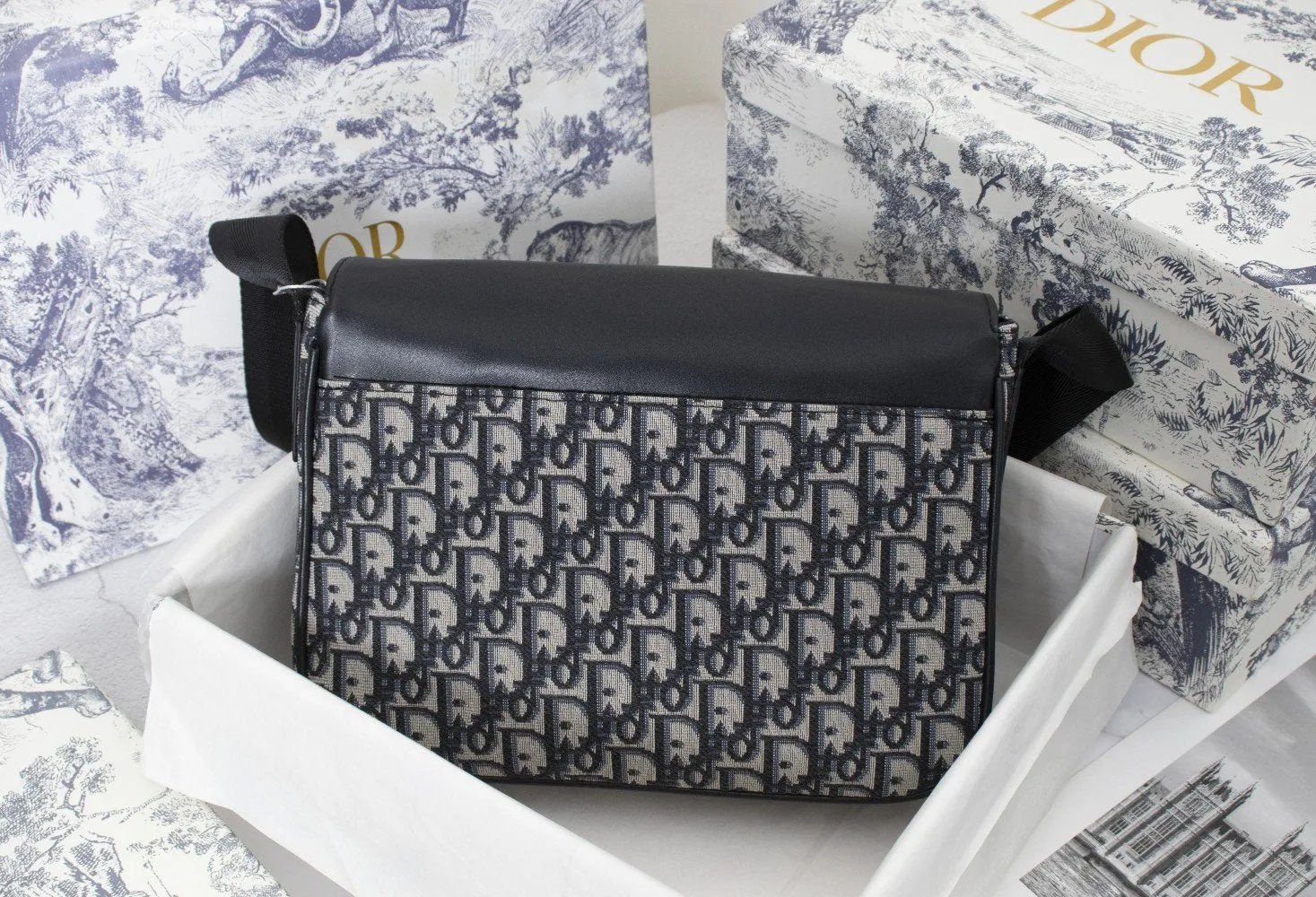 Designer Handbags DR 095