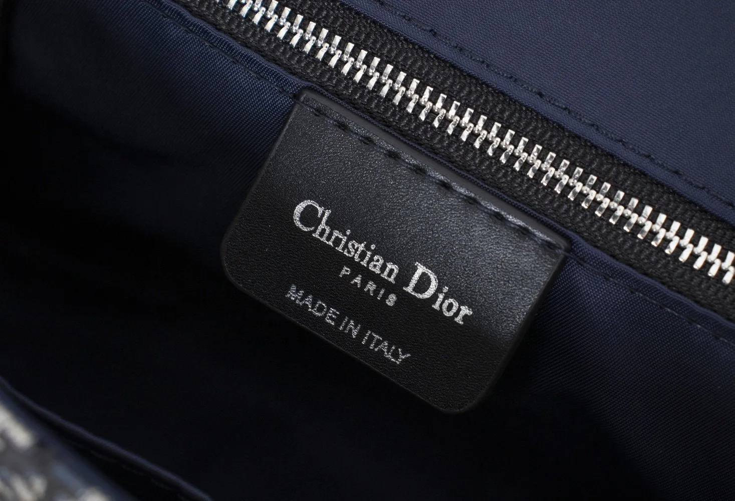 Designer Handbags DR 095