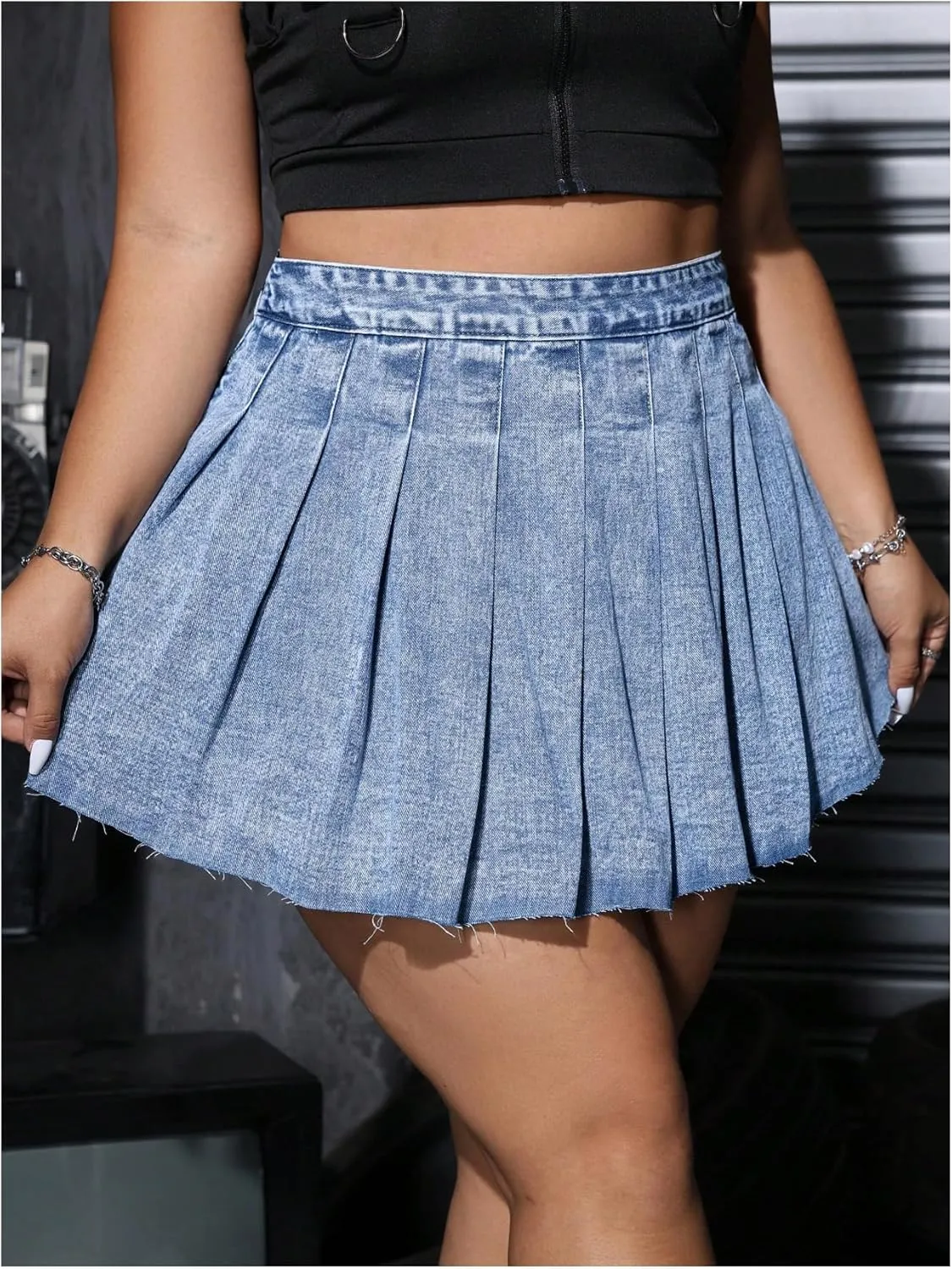 Floerns Women's Plus Size Pleated Mini Denim Skirt High Waisted Distressed Flare Jean Skirts