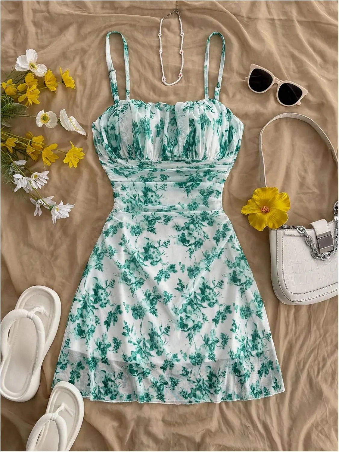 WDIRARA Women's Floral Print Ruched Cami Dress Spaghetti Strap Ruffle Hem A Line Dress